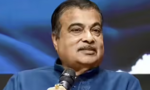 പെട്രോളും ഡീസലും വേണ്ട; 100% എഥനോൾ ഇന്ധനത്തിനു പച്ചക്കൊടി കാട്ടി നിതിൻ ഗഡ്കരി